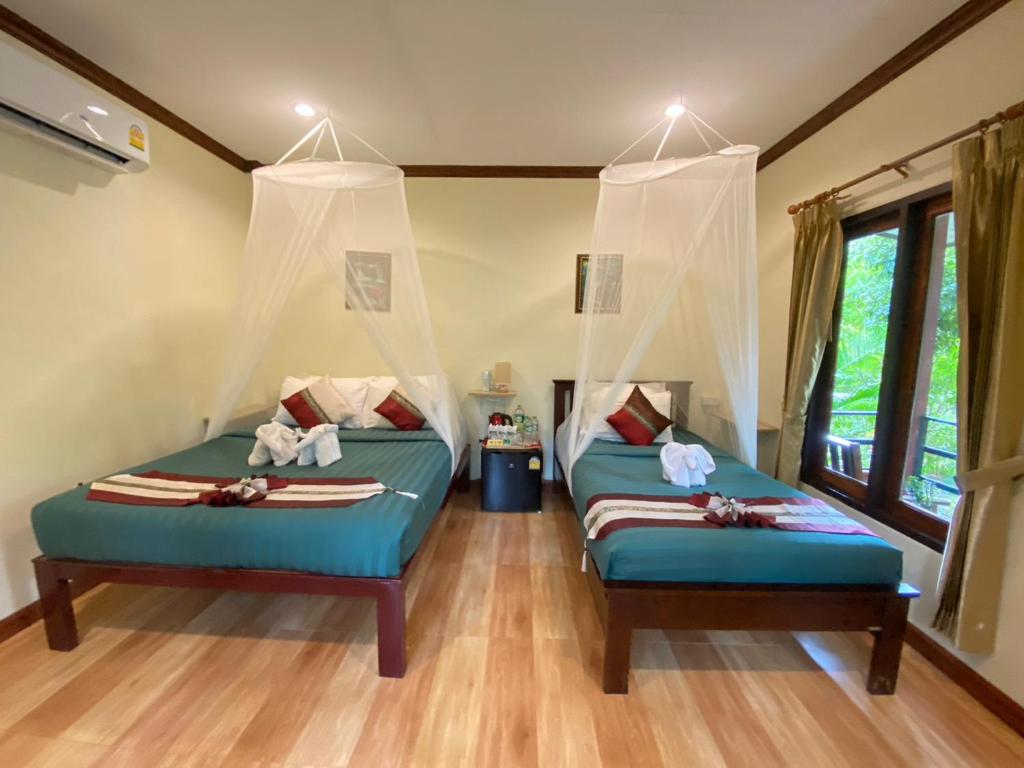 Khao Sok River & Jungle Bungalow