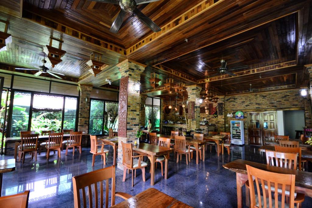 Hotel Khaosok and Spa