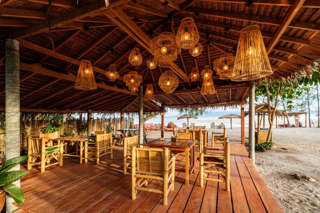 All At Sea Beach Resort All At Sea Beach Resort