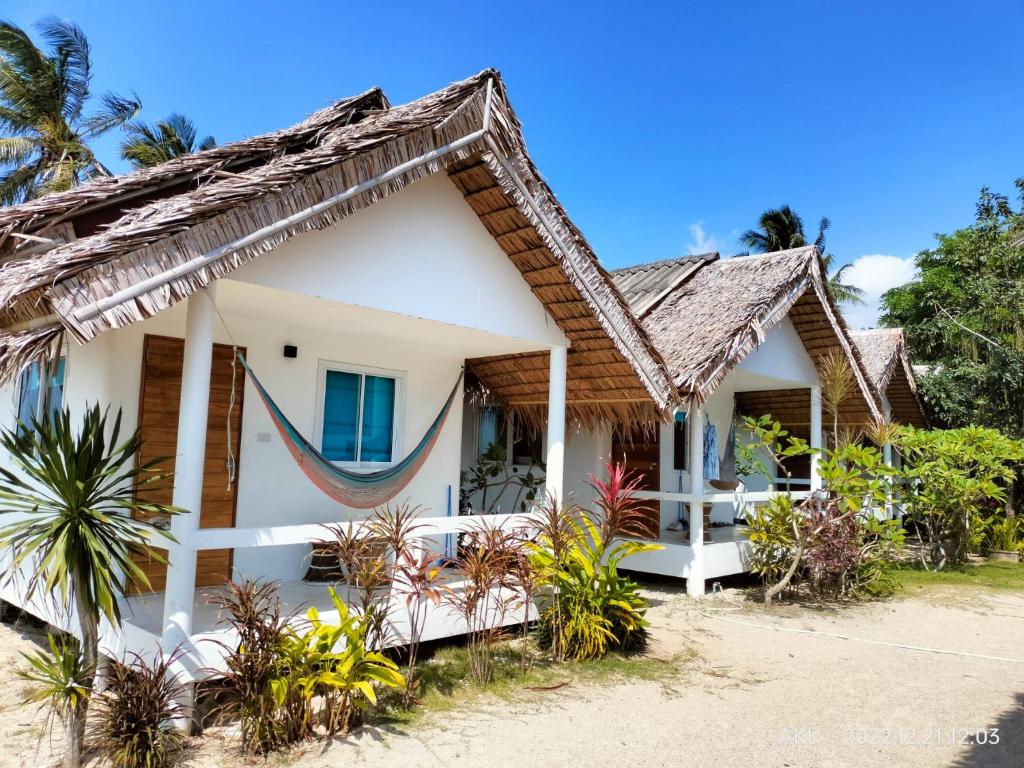 Sand Terrace Beach Bungalows Sand Terrace Beach Bungalows