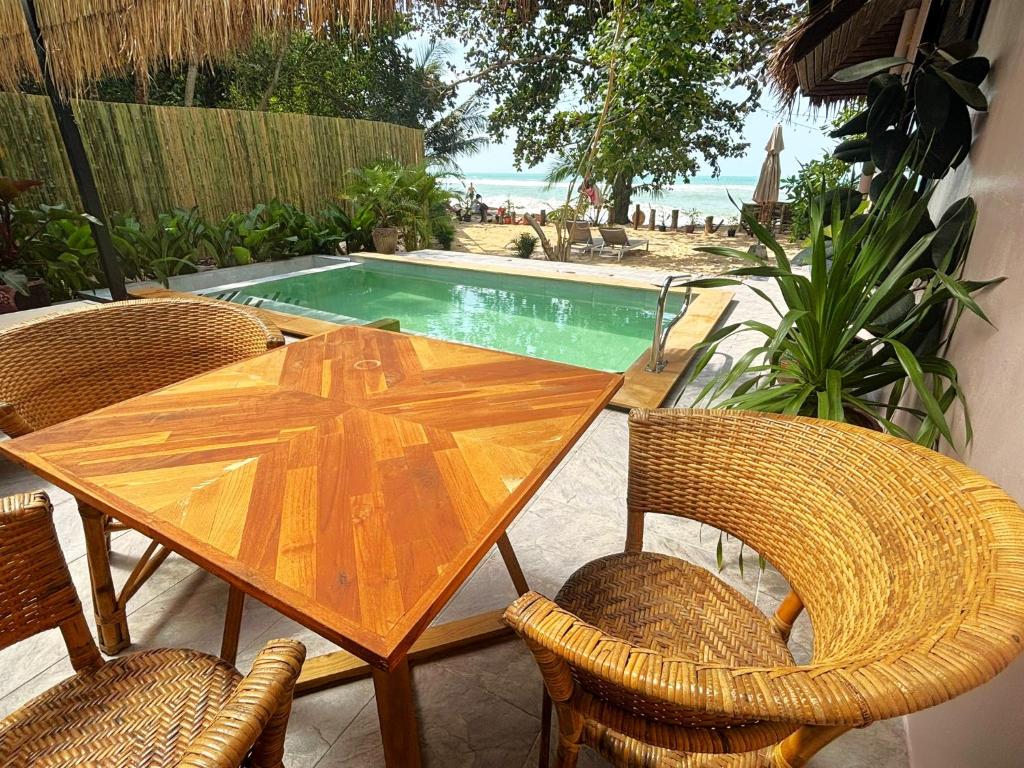 Secret Beach Bungalows