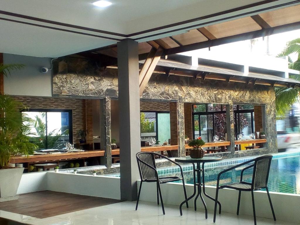 Billabong Hotel and Cafe Billabong Hotel and Cafe
