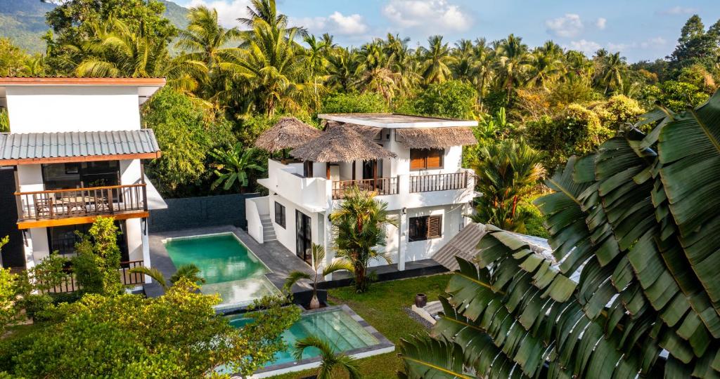 Aqua Suites