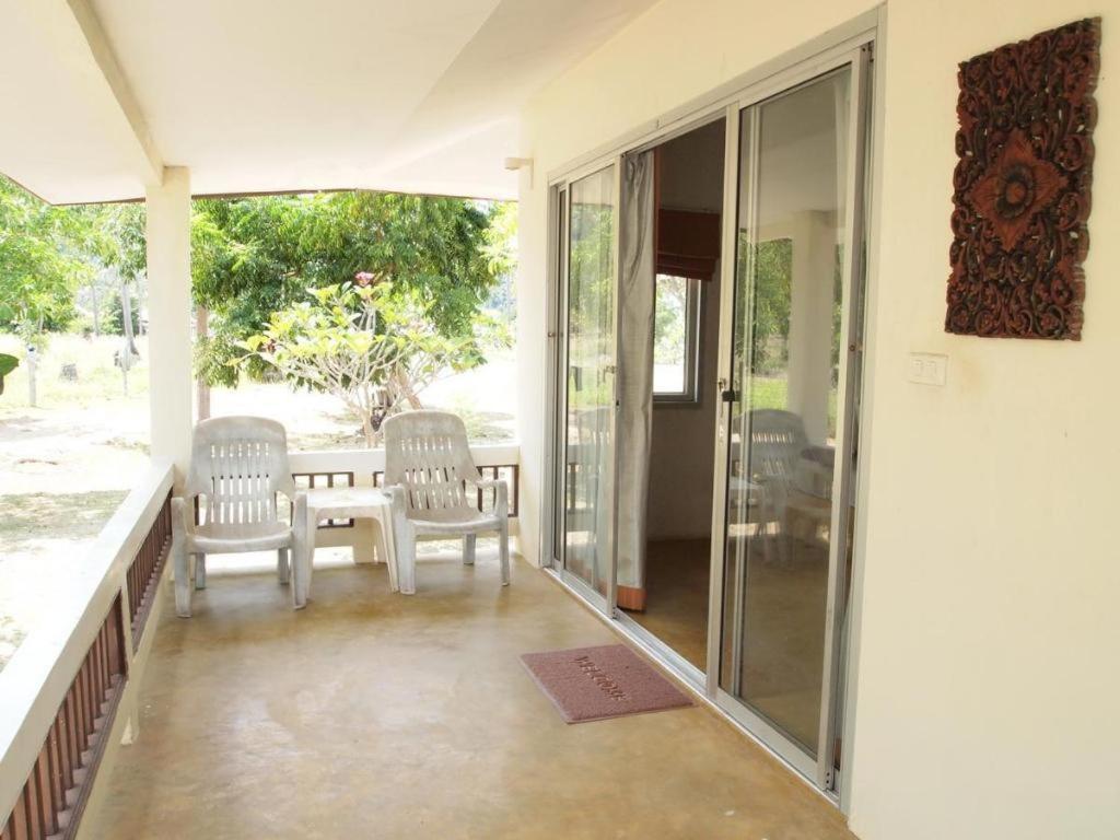 Jinta Beach Bungalow Jinta Beach Bungalow