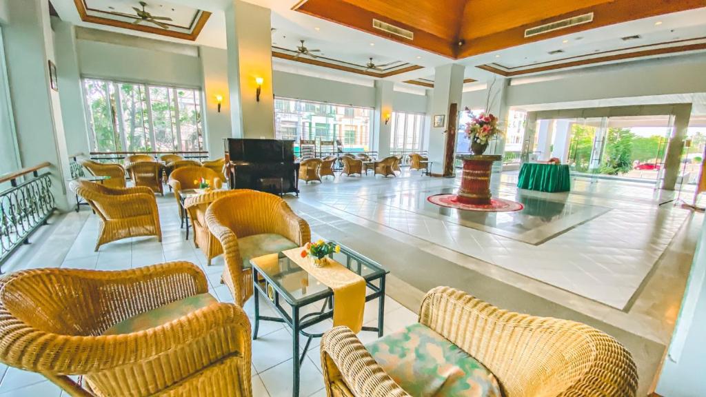K Park Grand Hotel