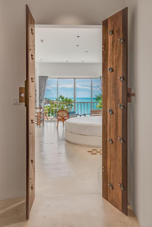 Ampersand Resort