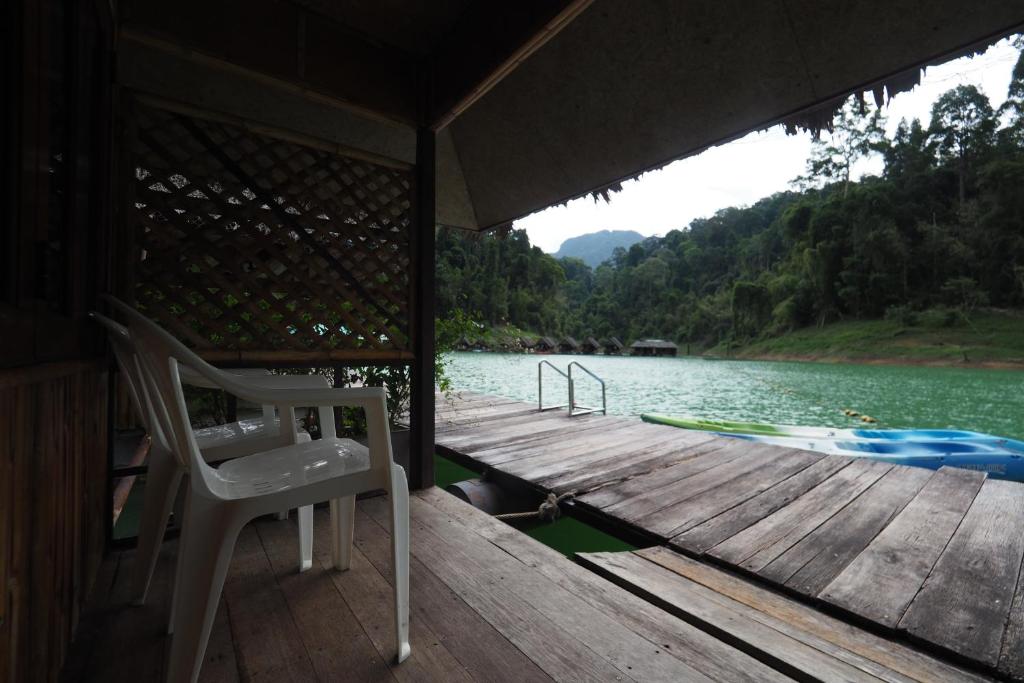 PraiwanRaftHouse แพไพรวัลย์ PraiwanRaftHouse แพไพรวัลย์
