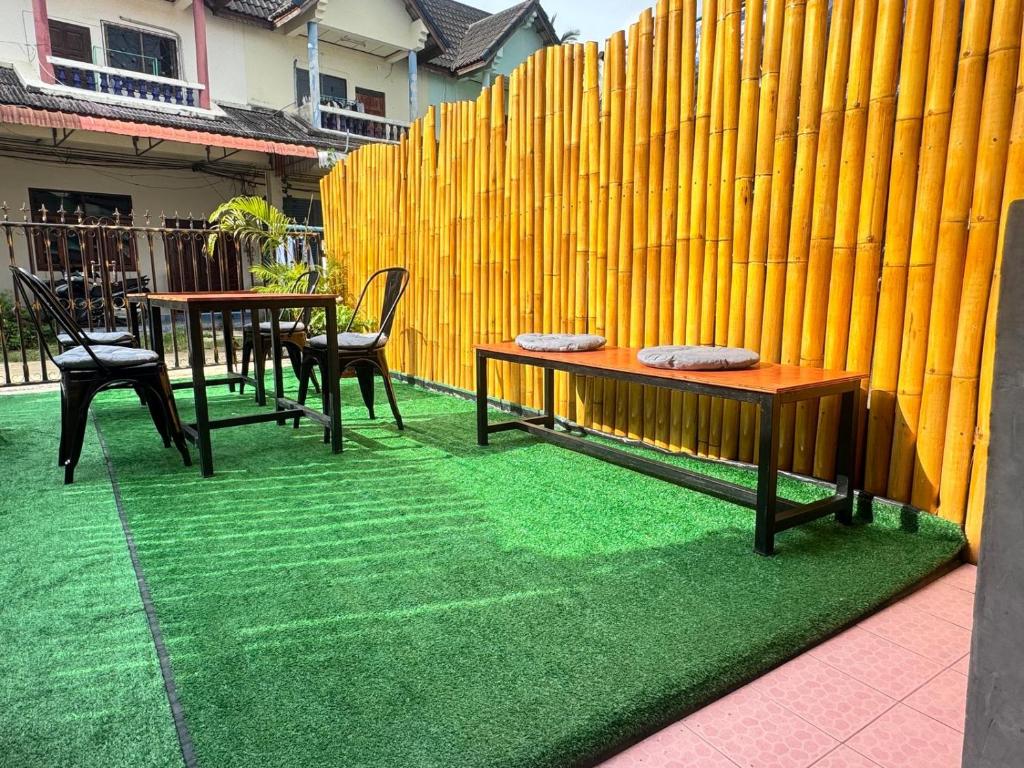 Penny Hostel & Cafe