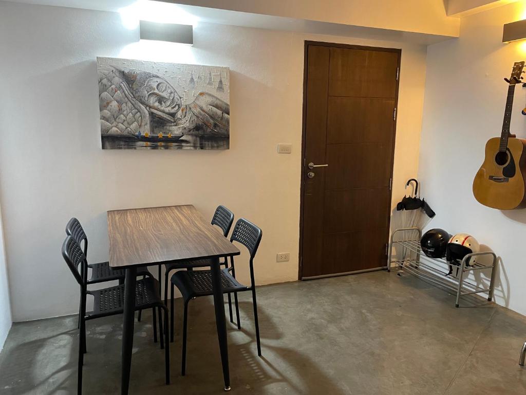 Extra large, modern apartment with sea view