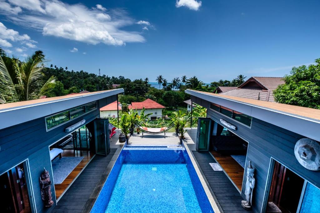 Stunning villa with ocean views and free car Stunning villa with ocean views and free car