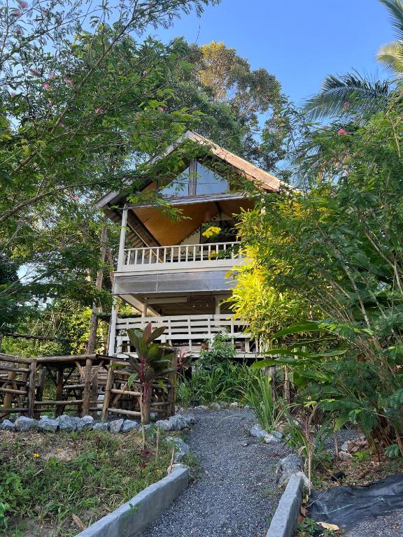 The Hidden Gem Viewpoint Camping & Rooms