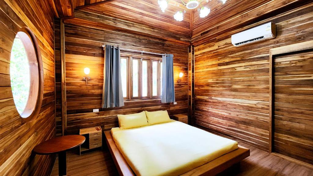 Baan Bhuwann Forest Chalet Baan Bhuwann Forest Chalet