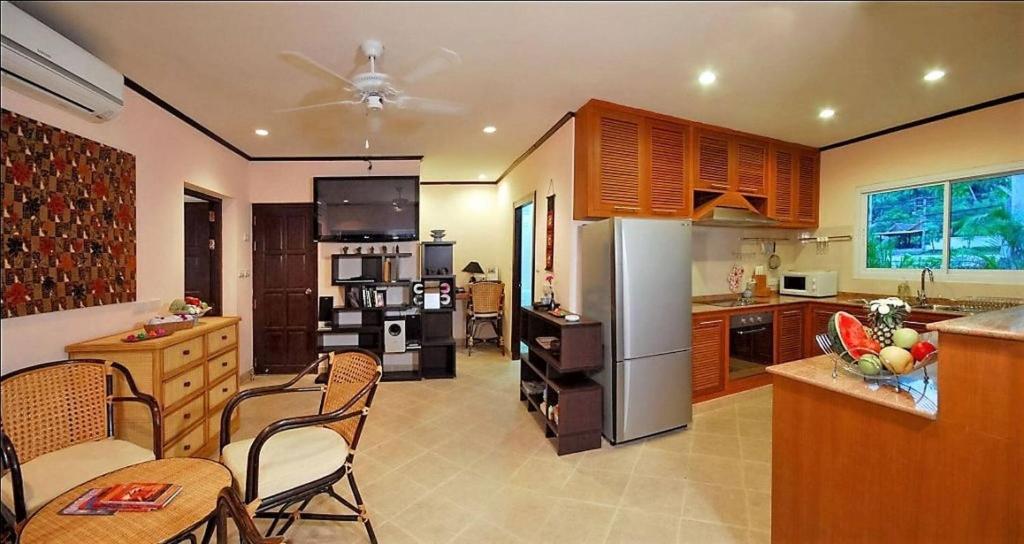 Luxurious Thai-Style Villa with a Swimming Pool Just 20 Meters from Beach Access