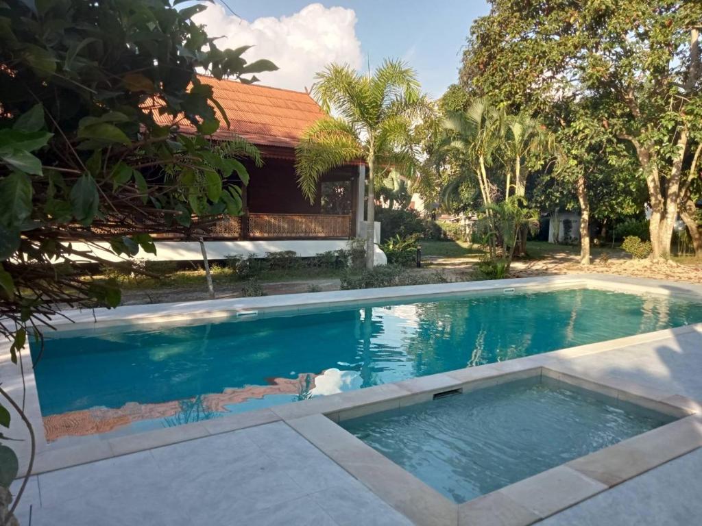 Baan Khun Nang Colonial Residence Baan Khun Nang Colonial Residence