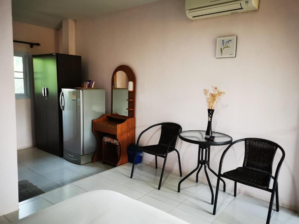 ชมจันทร์รีสอร์ท ไชยา Chomjan resort