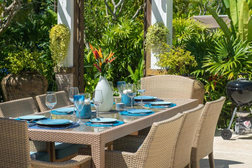 Beachfront Villa Baan Rim Haad 3BR Beachfront Villa Baan Rim Haad 3BR