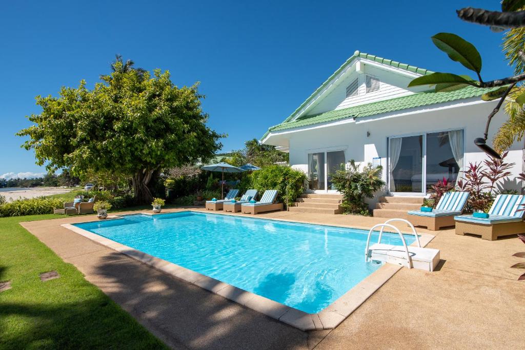 Beachfront Villa Baan Rim Haad 3BR Beachfront Villa Baan Rim Haad 3BR