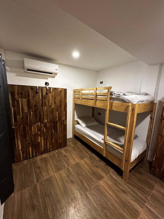 Monkey's Hostel