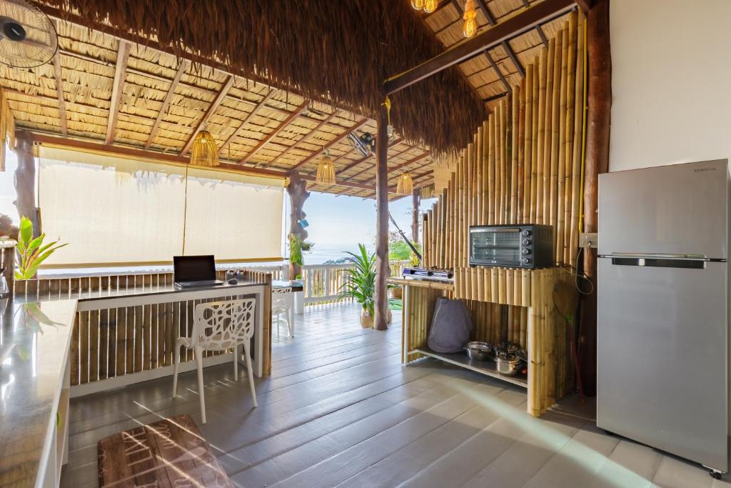 Sunset House two bedroom home with sunset view