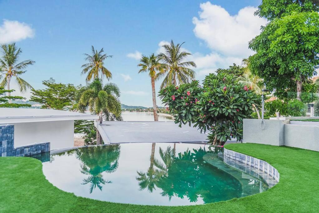 Beachfront Luxury Apartment 33 Beachfront Luxury Apartment 33