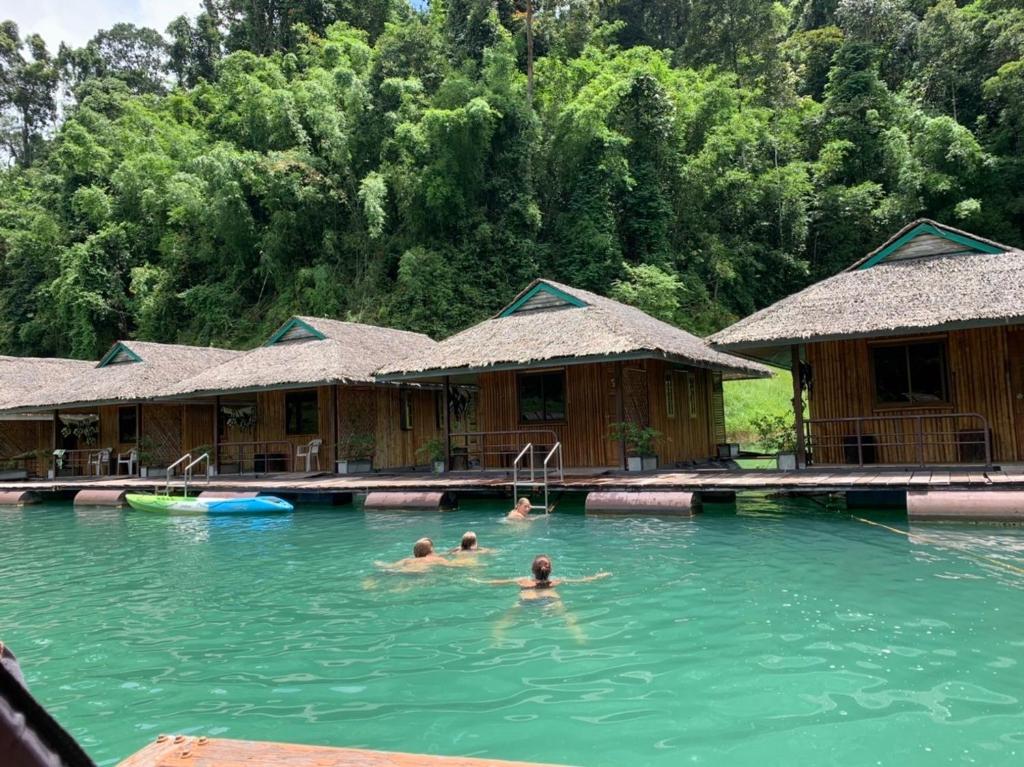 Khaosok Lake House At Ratchaprapa Dam
