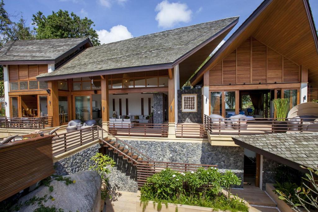 Baan Hinyai Baan Hinyai