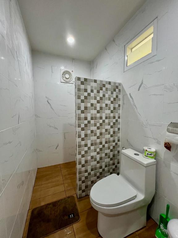 CHALOK LUM - LOVE HOME, near of MUYA THAI and the CHALOK LUM BEACH