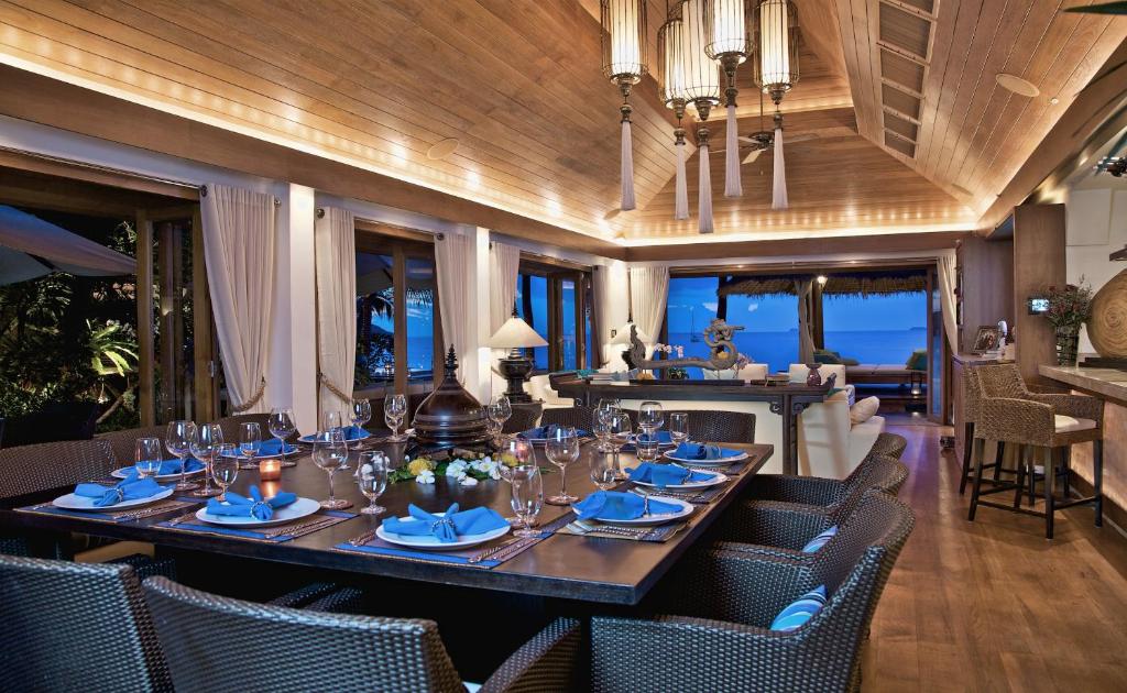 Upni Duniya - Luxury, Beachfront 9-suites Villa