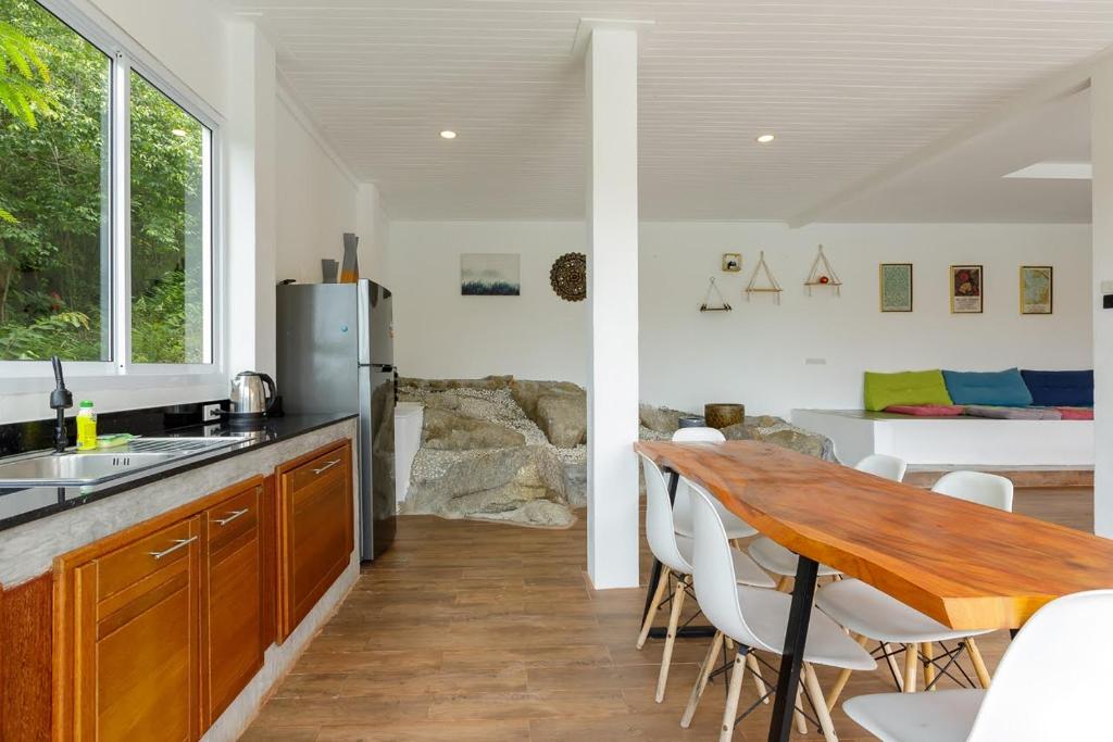 4 bed rooms sea view villa with pool 4 bed rooms sea view villa with pool