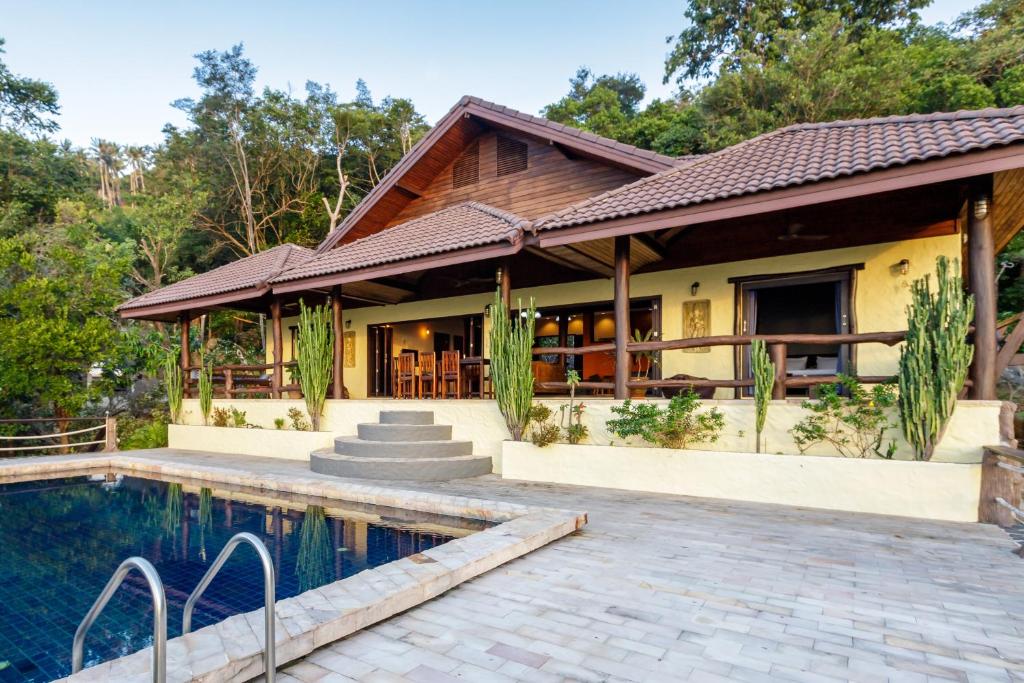 4 Bedroom villa with stunning sea & sunset view 4 Bedroom villa with stunning sea & sunset view