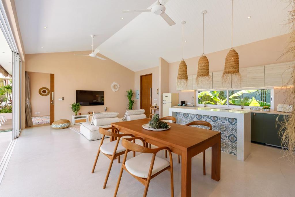 Chill and Tropical seaview villa Chill and Tropical seaview villa
