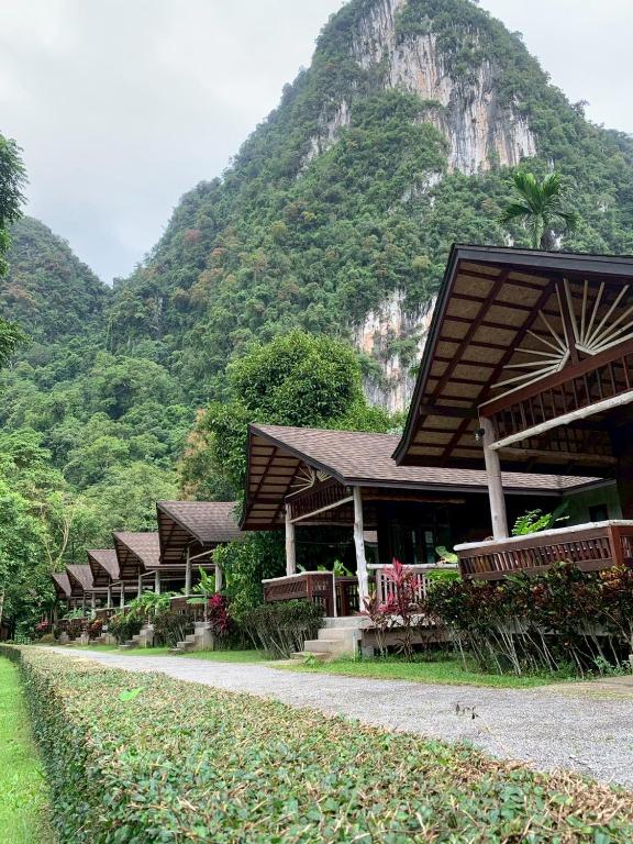 The Cliff & River Jungle Resort The Cliff & River Jungle Resort