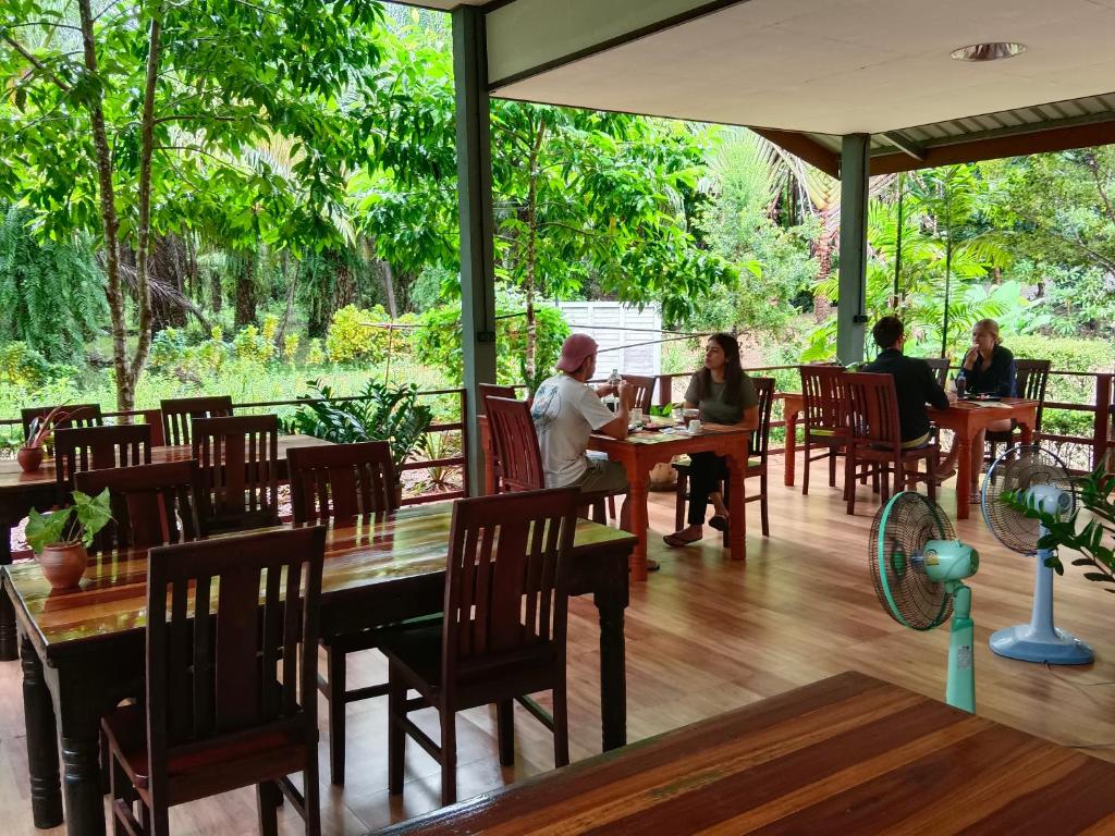 Khao Sok River & Jungle Bungalow